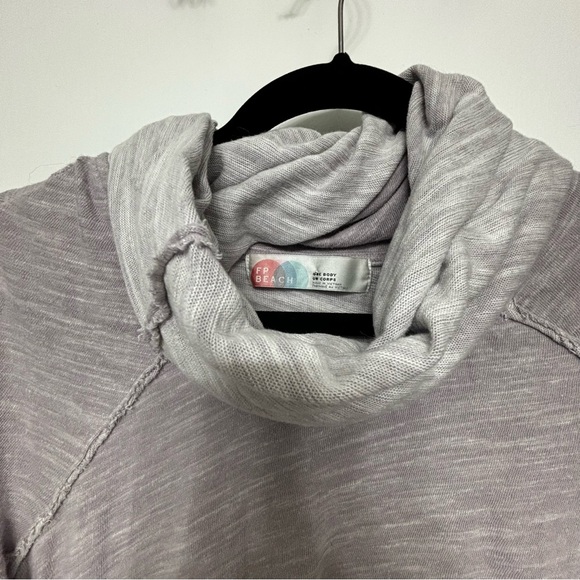 FP BEACH pullover - Picture 2 of 3